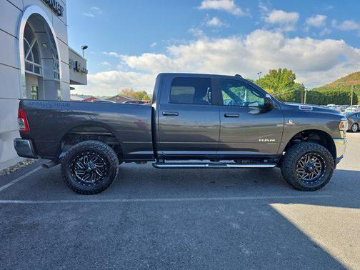 2021 RAM 2500 Big Horn Crew Cab 4x4 6'4' Box