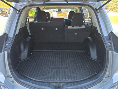 2018 Toyota RAV4 Hybrid LE