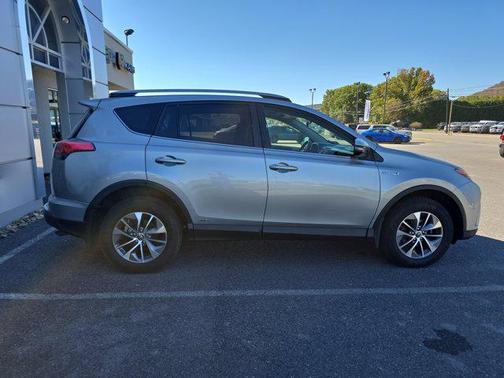 2018 Toyota RAV4 Hybrid LE