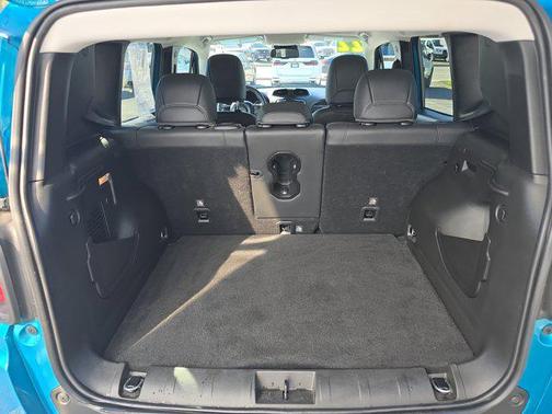 Bikini Metallic Clearcoat 2022 Jeep Renegade Limited