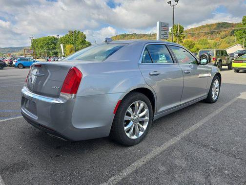 2015 Chrysler 300 Limited