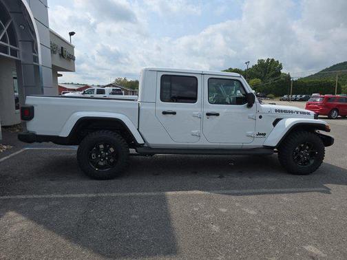 2025 Jeep Gladiator High Tide