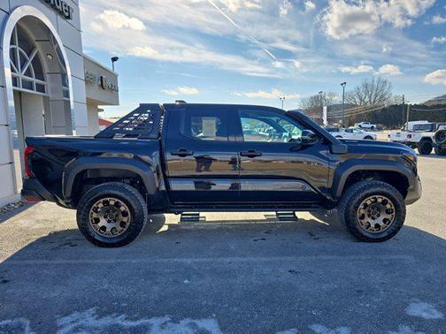 2025 Toyota Tacoma Hybrid Trailhunter