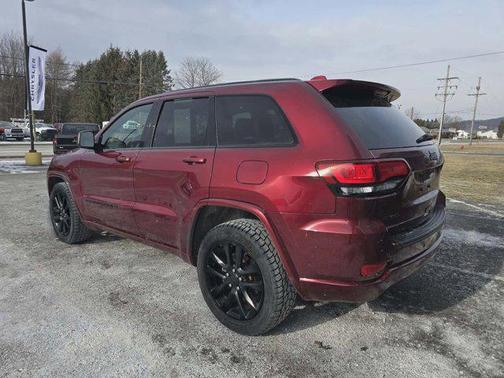 2022 Jeep Grand Cherokee Laredo
