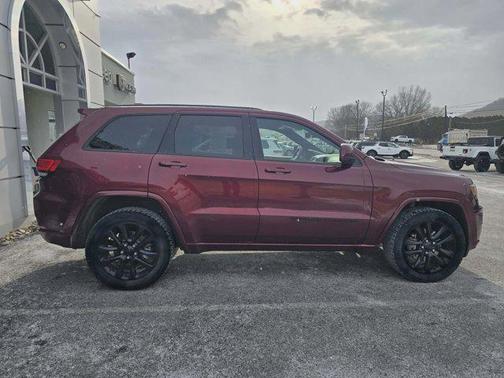 2022 Jeep Grand Cherokee Laredo