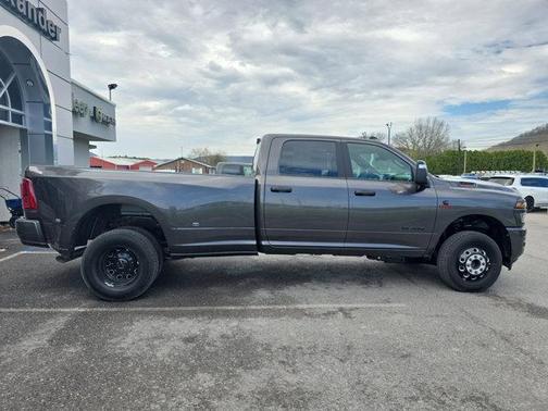 Granite Crystal Metallic Clearcoat 2026 RAM 3500 Big Horn Crew Cab 4x4 8' Box