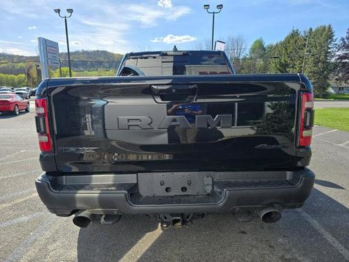 Diamond Black Crystal Pearlcoat 2022 RAM 1500 TRX