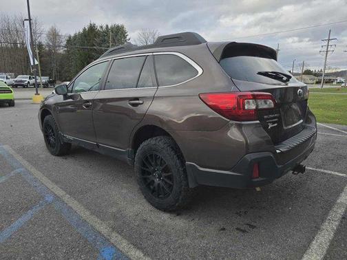 2019 Subaru Outback 2.5i