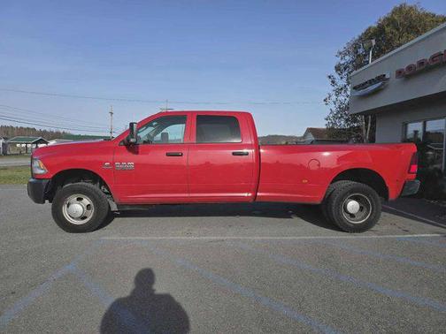 2018 RAM 3500 Tradesman Crew Cab 4x4 8' Box