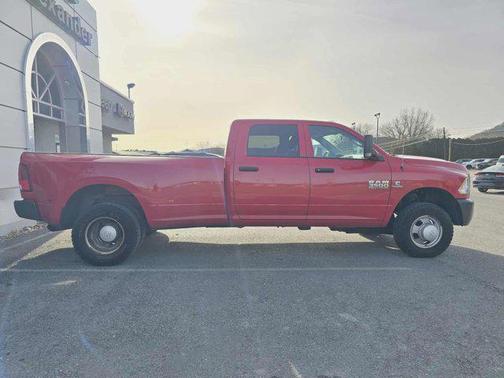 2018 RAM 3500 Tradesman Crew Cab 4x4 8' Box