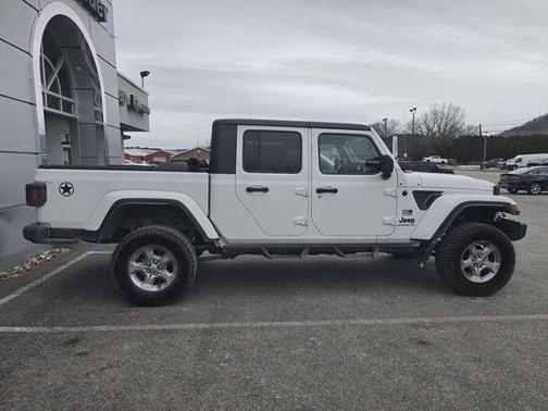 2021 Jeep Gladiator Freedom 4x4