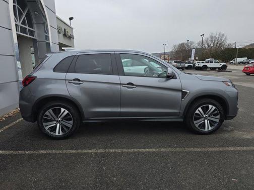 2025 Mitsubishi Outlander Sport SE