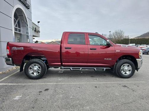 2020 RAM 2500 Tradesman Crew Cab 4X4 6'4' Box