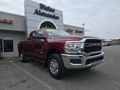 2020 RAM 2500 Tradesman Crew Cab 4X4 6'4' Box