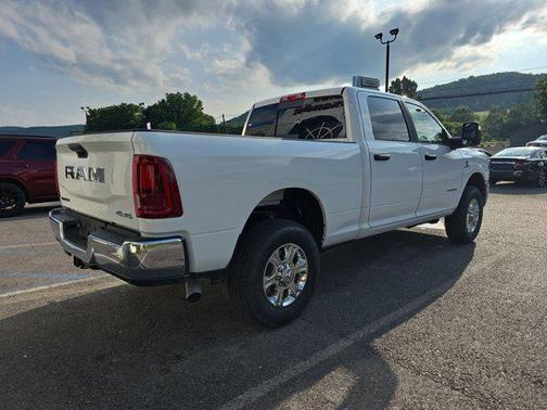 2025 RAM 2500 Big Horn Crew Cab 4x4 6'4' Box