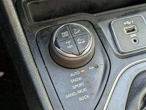 2022 Jeep Cherokee Trailhawk