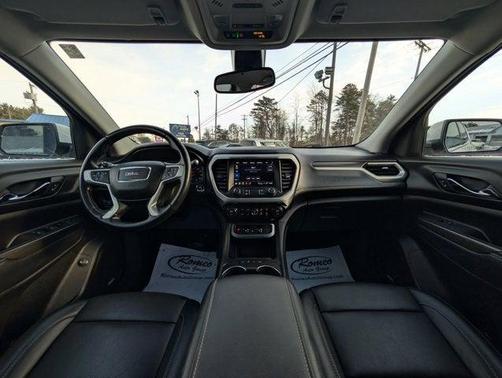 2022 GMC Acadia AWD SLT