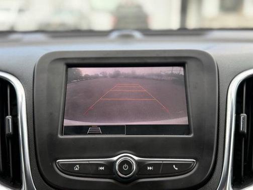 Iridescent Pearl Tricoat 2022 Chevrolet Equinox 1LT