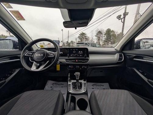 Dark Ocean Blue 2025 Kia Seltos LX