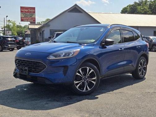 Atlas Blue Metallic 2022 Ford Escape SE