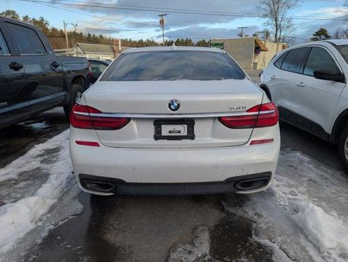 2019 BMW 740 740i