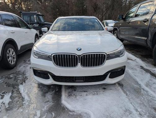 2019 BMW 740 740i