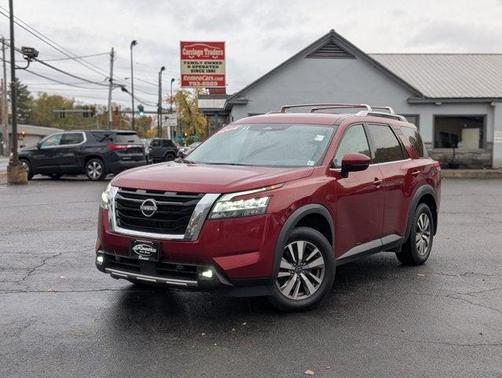 2022 Nissan Pathfinder SL 4WD