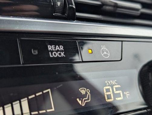 2022 Nissan Pathfinder SL 4WD