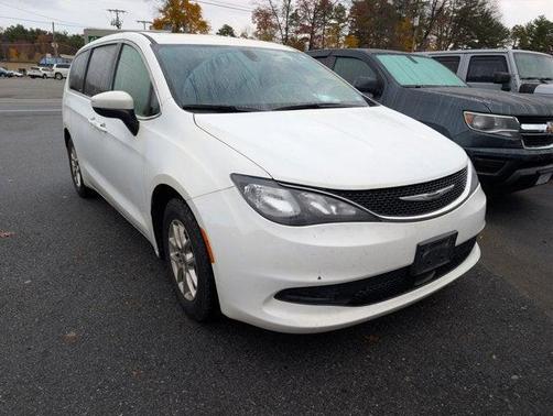 2021 Chrysler Voyager LX