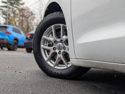 2021 Chrysler Voyager LX