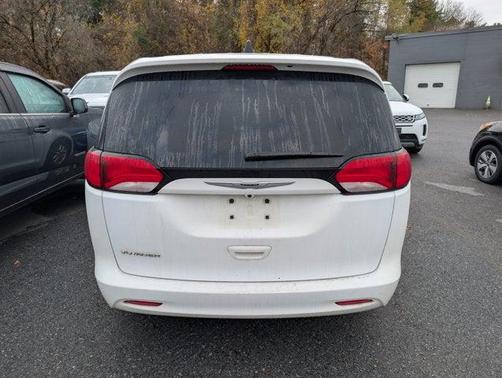2021 Chrysler Voyager LX