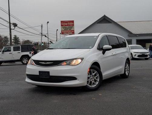 2021 Chrysler Voyager LX