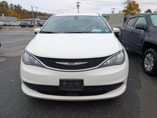 2021 Chrysler Voyager LX