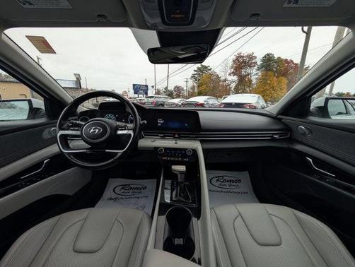 2022 Hyundai ELANTRA HEV Limited