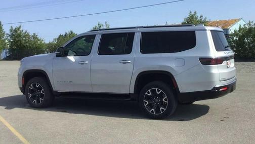 2023 Jeep Wagoneer L Series III
