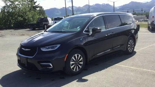 2024 Chrysler Pacifica Hybrid Select
