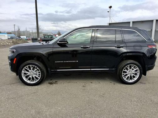 Diamond Black 2024 Jeep Grand Cherokee Summit