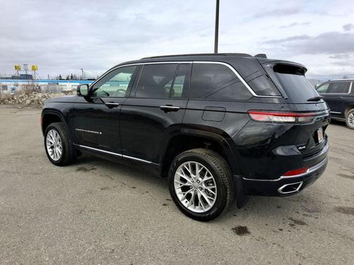 Diamond Black 2024 Jeep Grand Cherokee Summit
