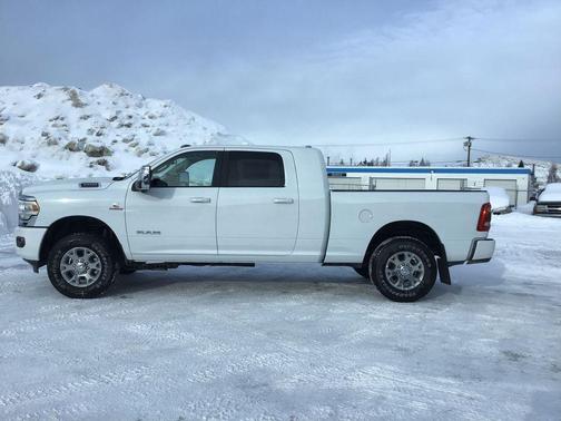 Bright White Clearcoat 2024 RAM 3500 Laramie