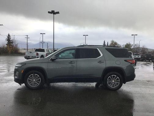 2022 Chevrolet Traverse LT Cloth