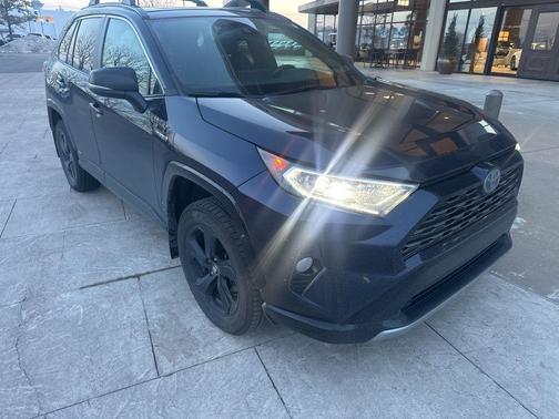 2021 Toyota RAV4 Hybrid SE