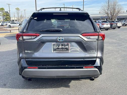 2021 Toyota RAV4 Hybrid SE
