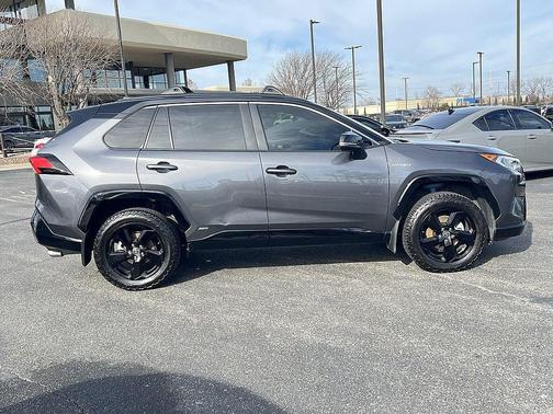 2021 Toyota RAV4 Hybrid SE