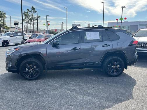2021 Toyota RAV4 Hybrid SE