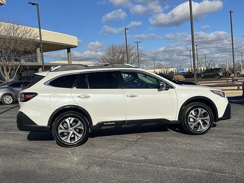 2022 Subaru Outback Touring