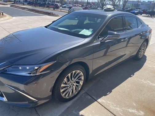 2023 Lexus ES 300h Ultra Luxury