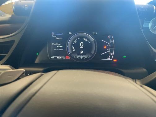 2023 Lexus ES 300h Ultra Luxury