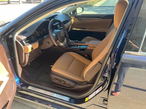 2017 Lexus ES 350 Base