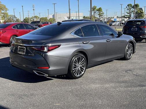 2025 Lexus ES 350 Base