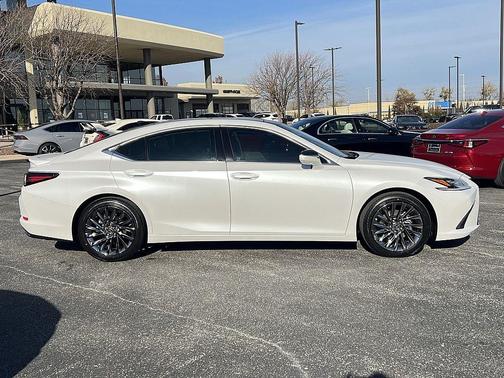 2025 Lexus ES 350 Ultra Luxury